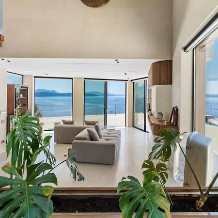 Odissos - Private Paradise With 2 Infinity Pools & Sea Access *