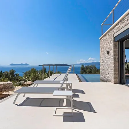 Villa Odissos - Private Paradise With 2 Infinity Pools & Sea Access