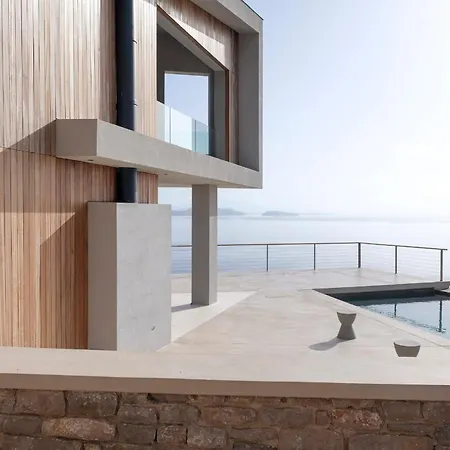 Луксозна вила Odissos - Private Paradise With 2 Infinity Pools & Sea Access